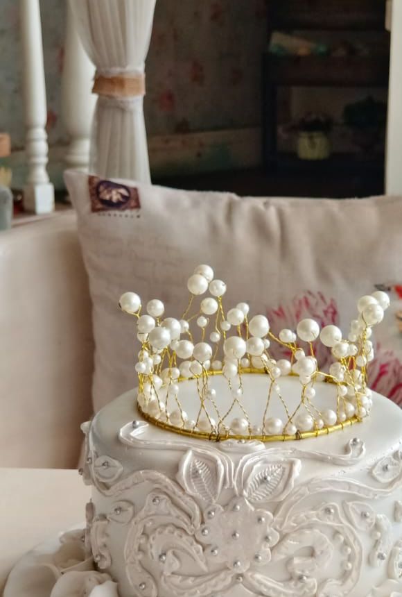 CROWN OF ELEGANCE